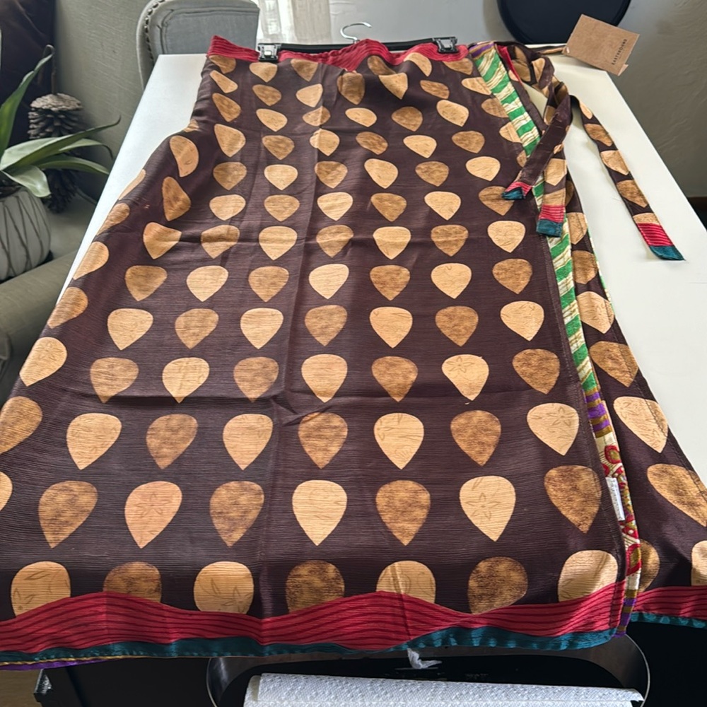 NWT Earthbound pants, made in India, see pics to see how they’re worn, size L